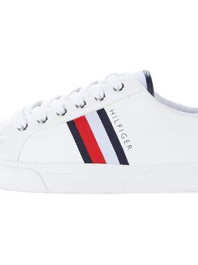 Tommy Hilfiger ~ Landon Casual Sneaker size 8.5 ~ NEW IN BOX